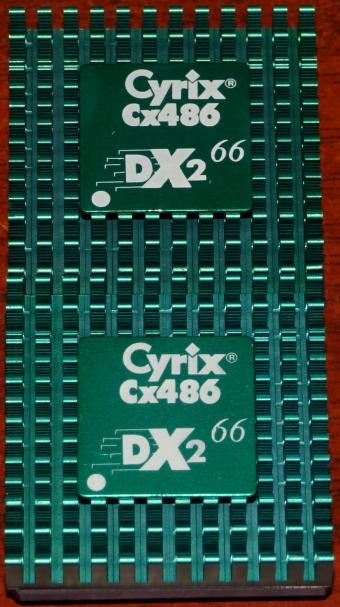 2x Cyrix Cx486 DX2 66 CPUs (A6FT527AF) 5 Volt, Sockel 3, 1993